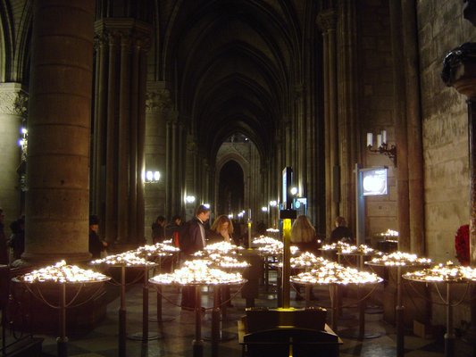 Tea lights Notre Dame