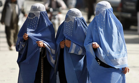 Women-in-Islamic-dress-we-001