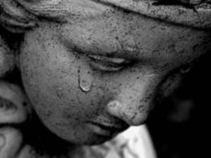 crying-statue
